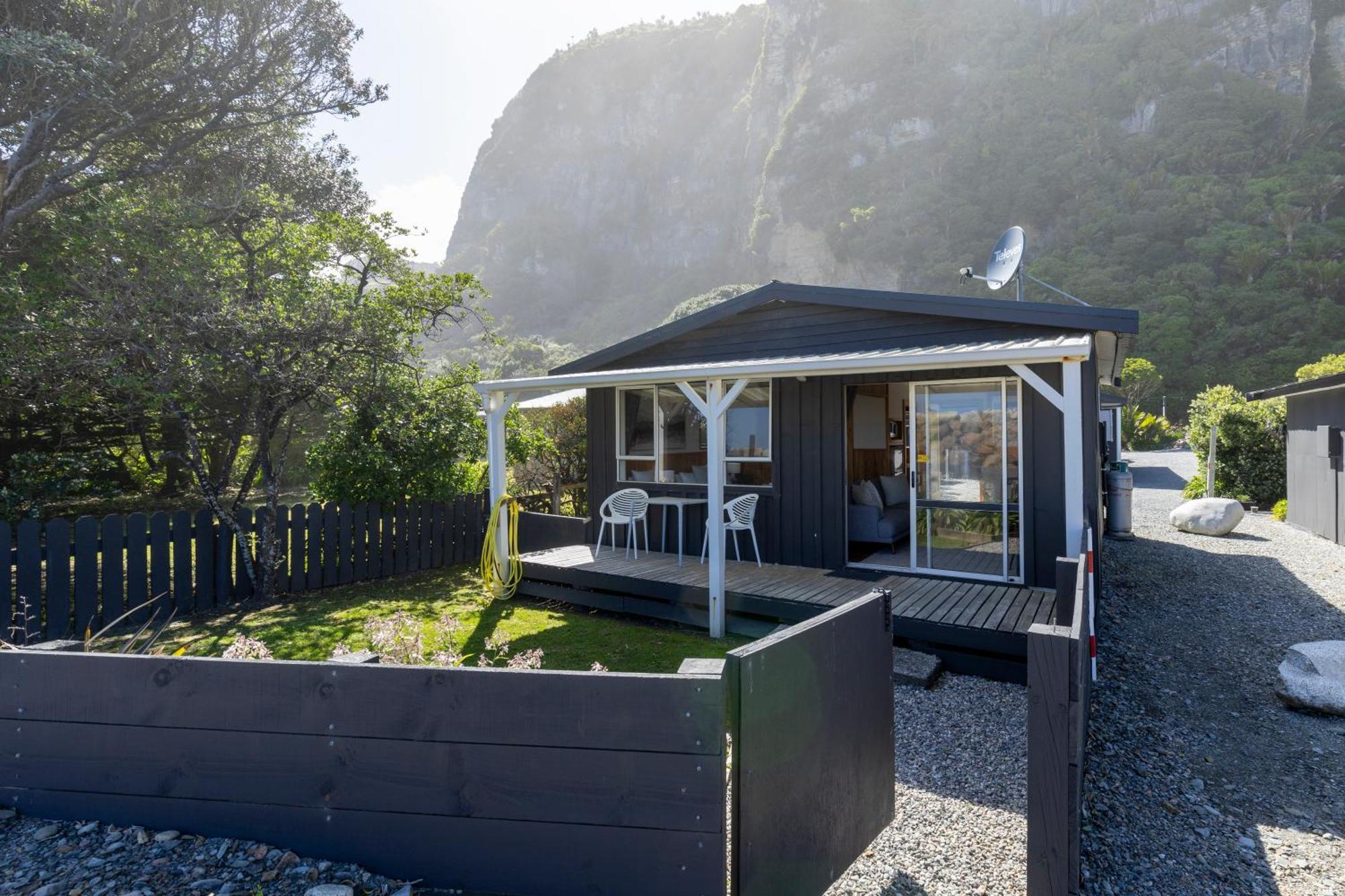 Punakaiki Beachfront Motels Exterior photo