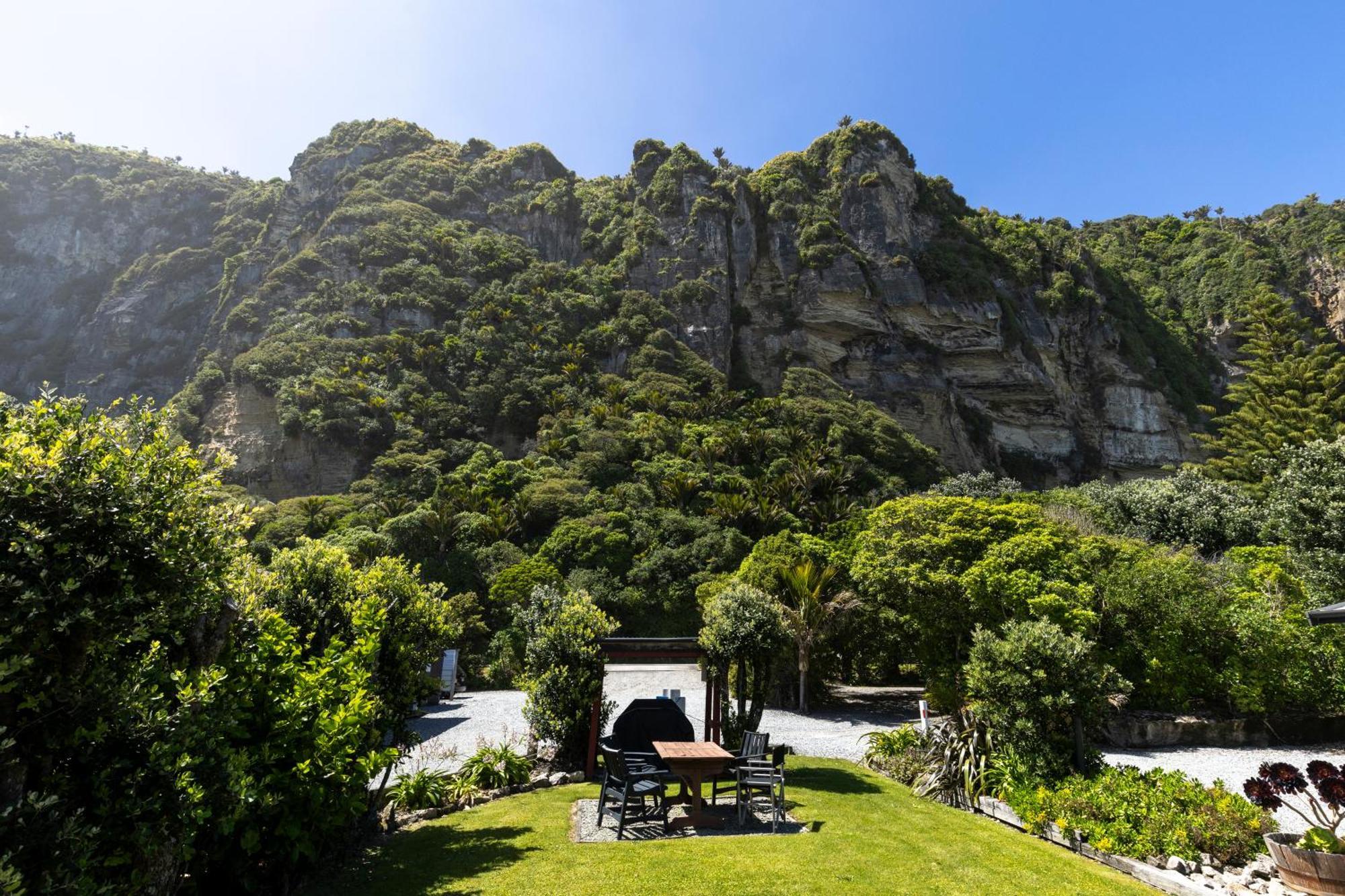 Punakaiki Beachfront Motels Exterior photo