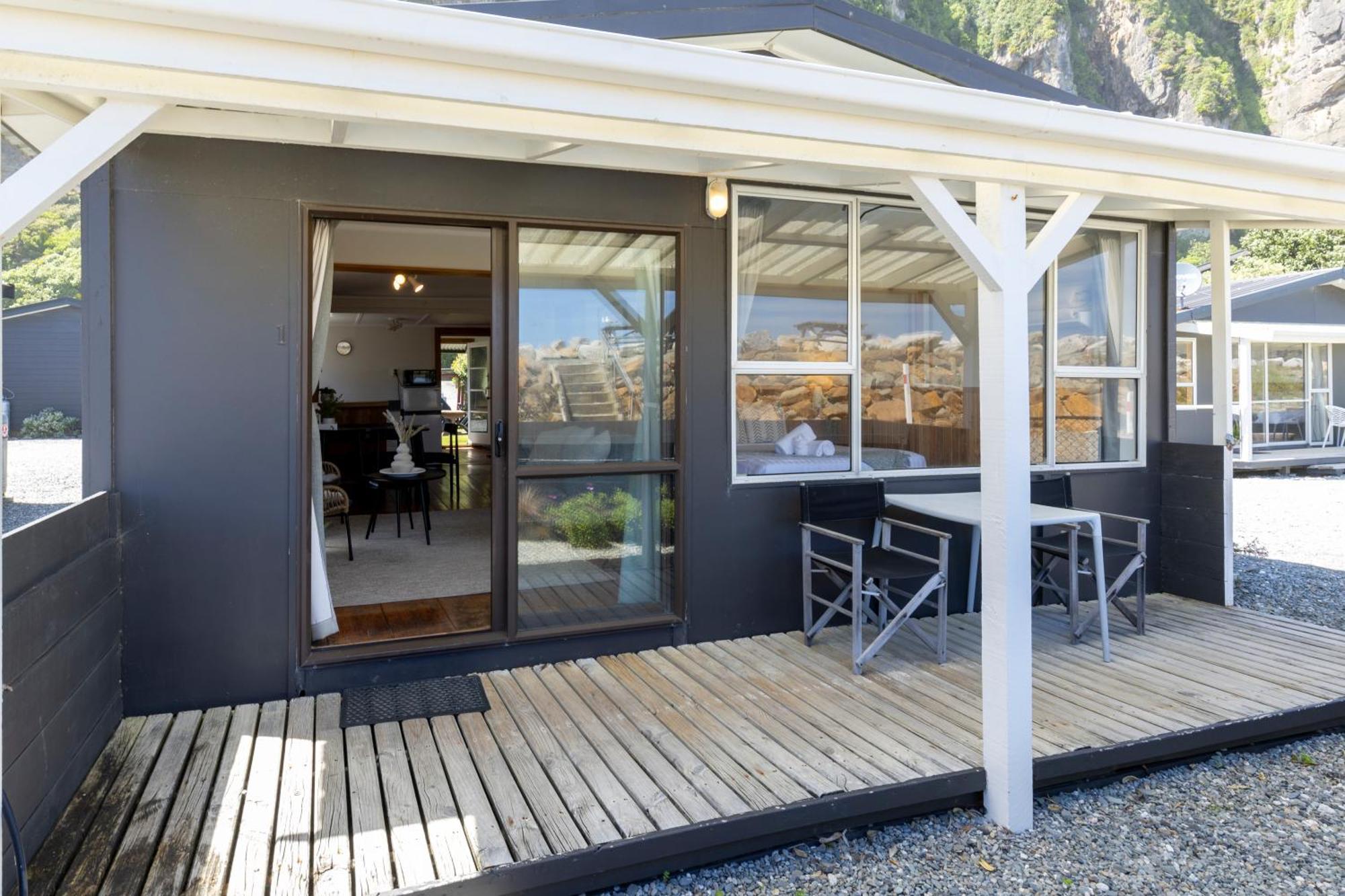 Punakaiki Beachfront Motels Exterior photo